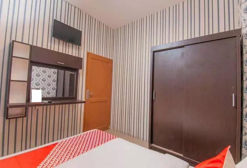 ホテル Oyo 2310 Residence 68