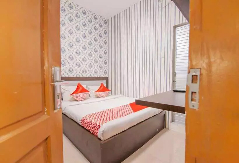 ホテル Oyo 2310 Residence 68