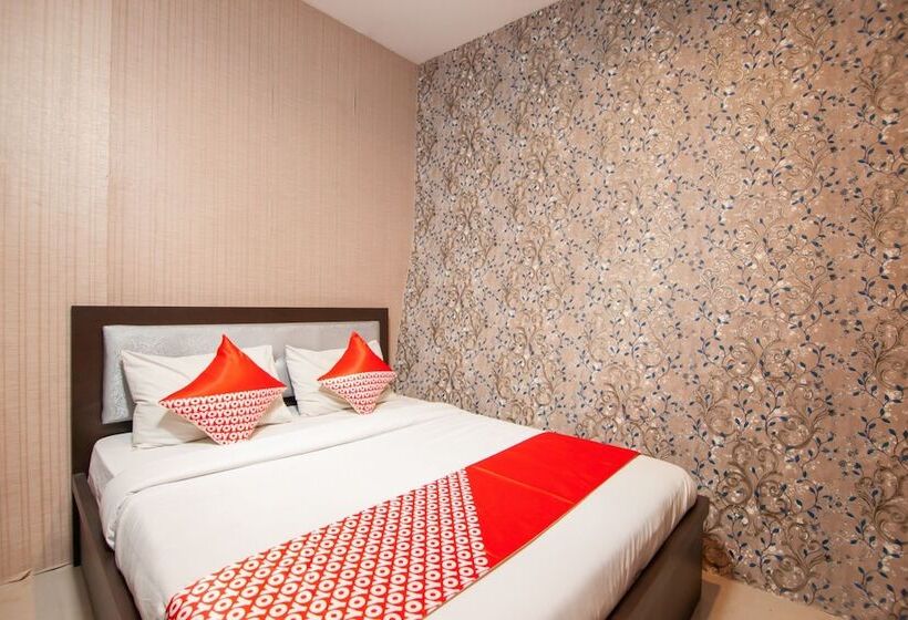 هتل Oyo 2310 Residence 68