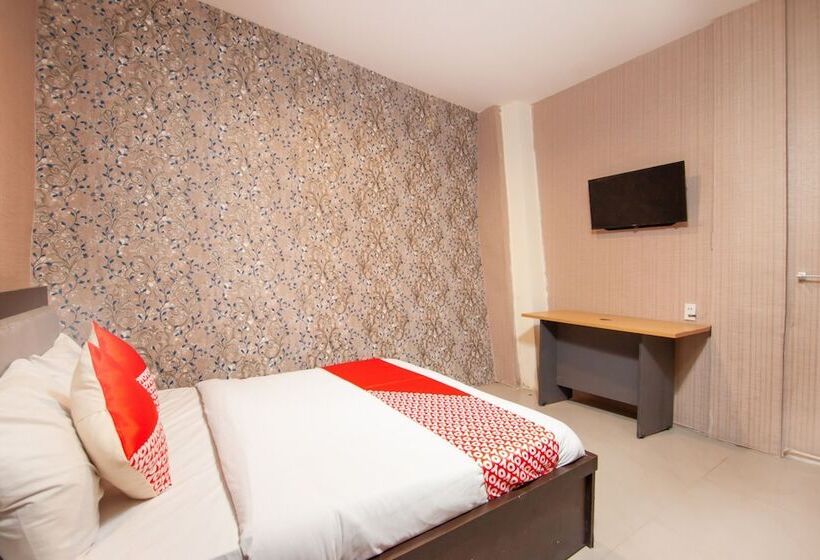 هتل Oyo 2310 Residence 68