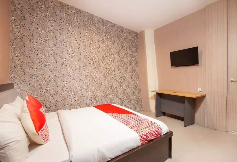 ホテル Oyo 2310 Residence 68