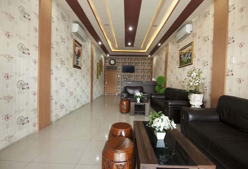 هتل Oyo 2310 Residence 68