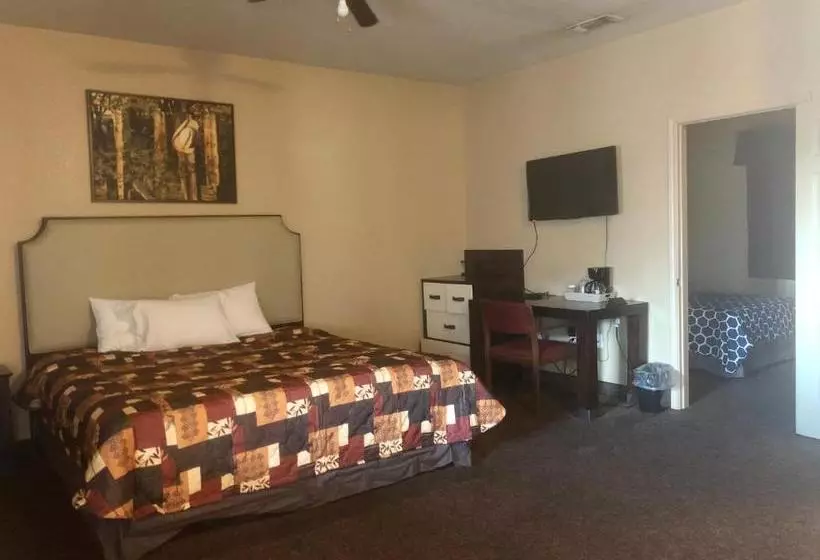 Motelli Lone Star Inn & Suites