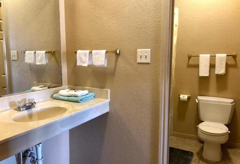 مُتل Lone Star Inn & Suites