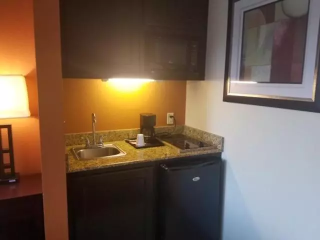 ホテル Executive Inn & Suites