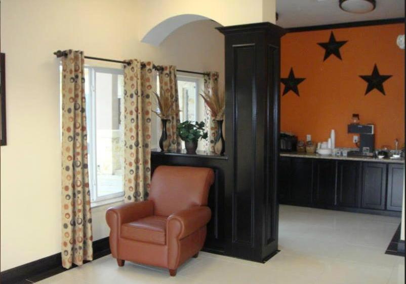 فندق Executive Inn & Suites