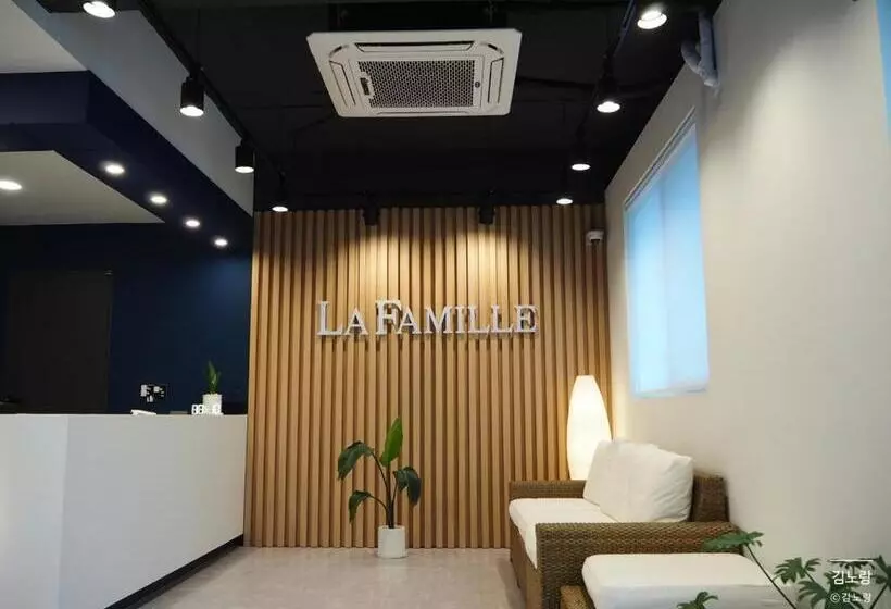 Hotelli La Famille
