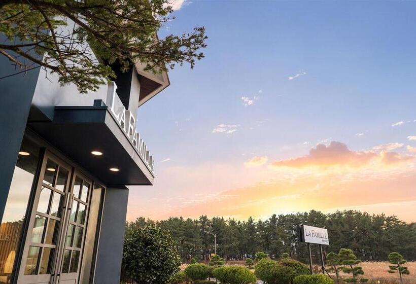 هتل La Famille