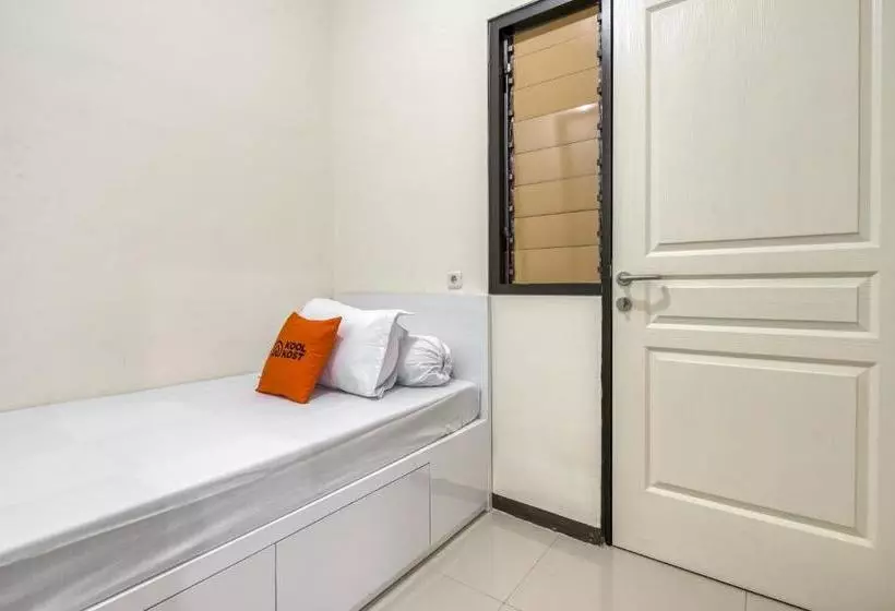 ペンション Koolkost Syariah Near Kaza Mall Surabaya