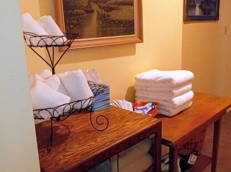 فندق صغير Laughing Heart Lodge