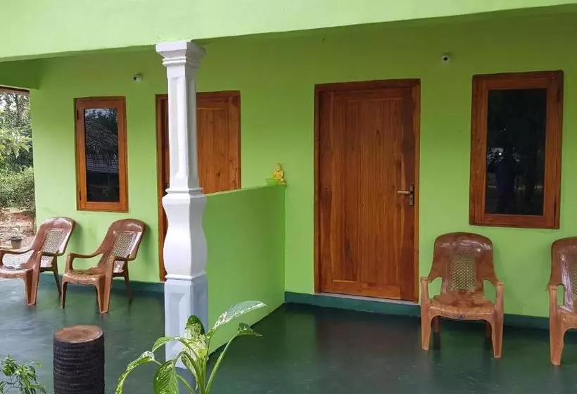 هتل Vimal Villa