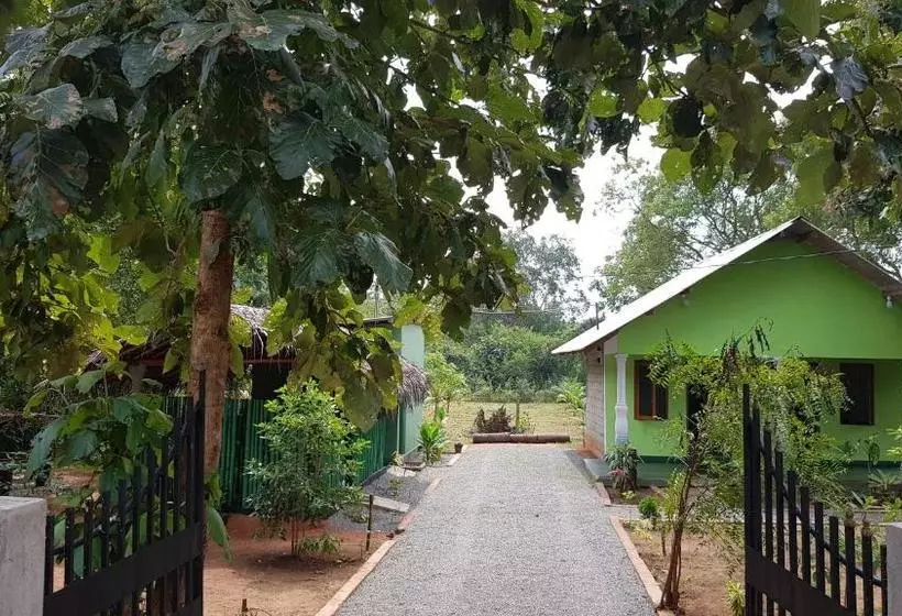 هتل Vimal Villa