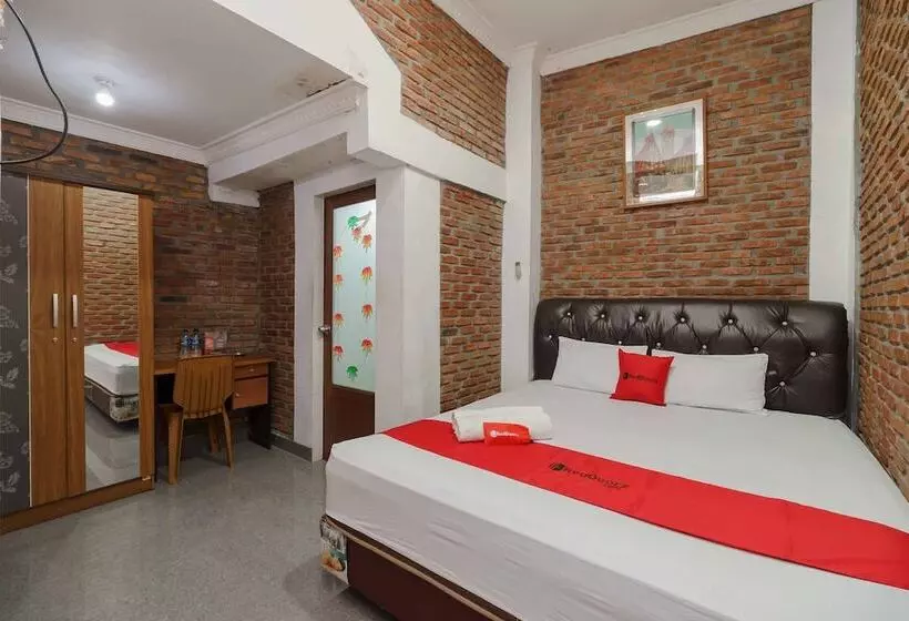 ホテル Reddoorz Syariah Near Jalan Asahan Pematang Siantar