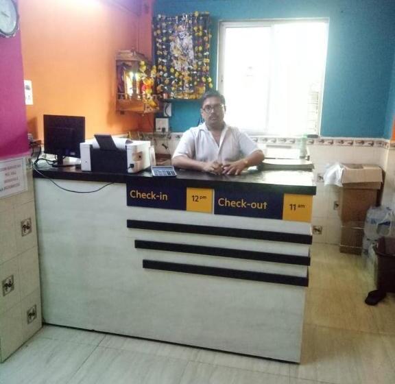 Hotelli Spot On Sairaj Lodging & Boarding