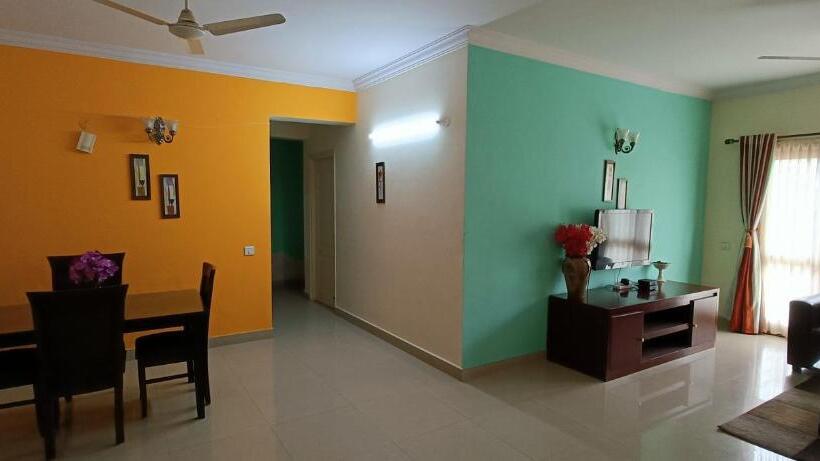 پانسیون Bulande Comforts Service Apartment In Brookfield