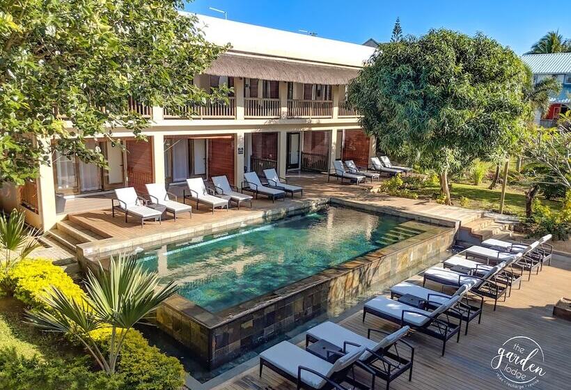 تختخواب و صبحانه The Garden Lodge Pereybere Piscine & Jardin