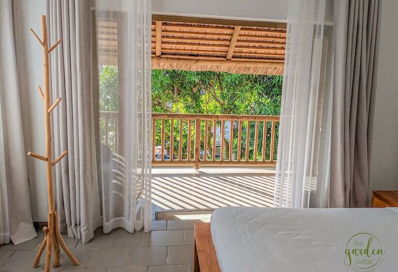 تختخواب و صبحانه The Garden Lodge Pereybere Piscine & Jardin