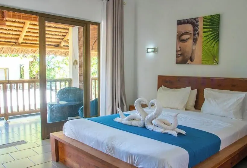 تختخواب و صبحانه The Garden Lodge Pereybere   Piscine & Jardin