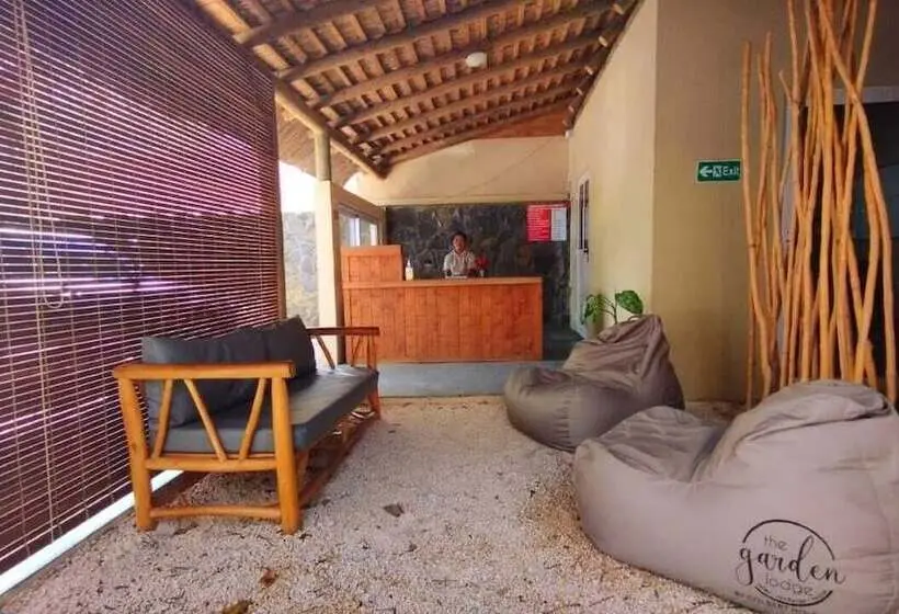 تختخواب و صبحانه The Garden Lodge Pereybere   Piscine & Jardin