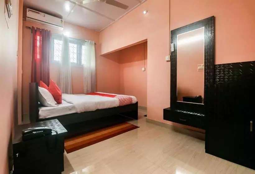 Hotelli Collection O Trinayan Associates