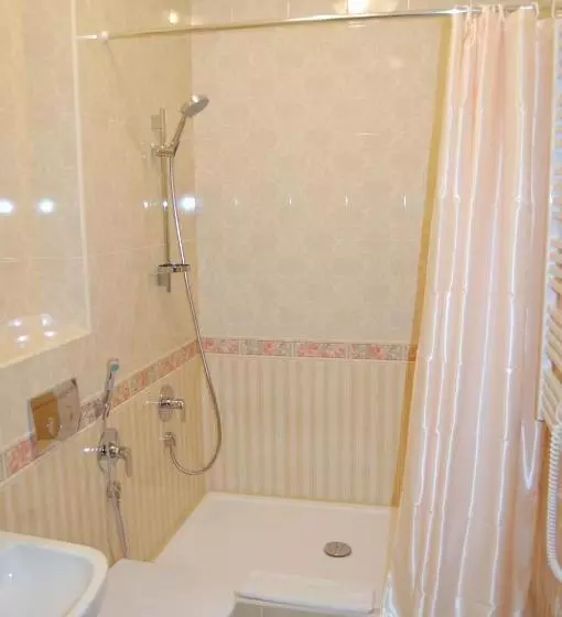 هاستل готель баварія