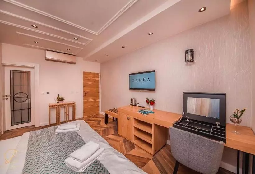 تختخواب و صبحانه Barka B N B   Elegant Seaview Rooms