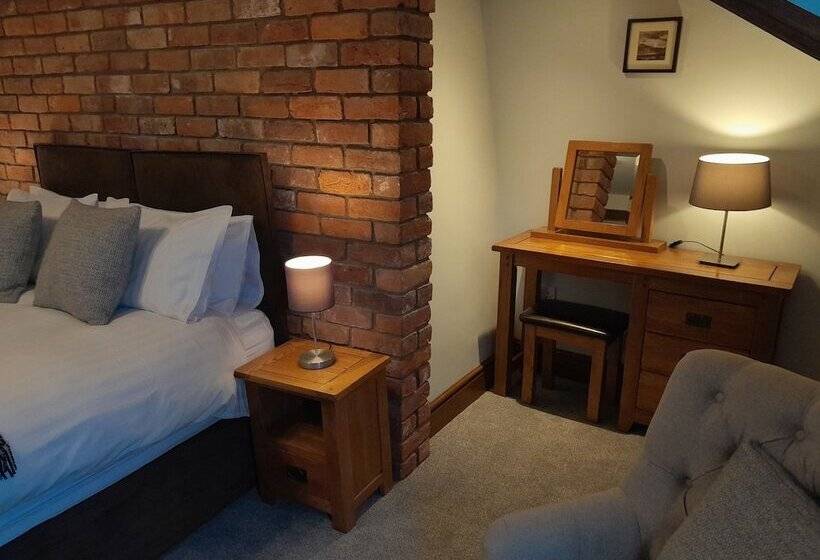 住宿加早餐  The Dolfor Inn