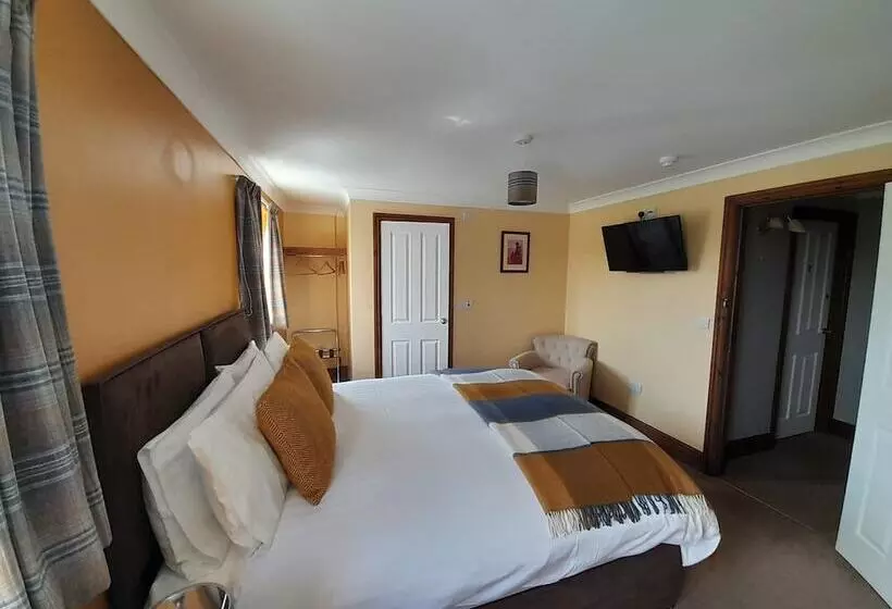 Aamiaismajoitus (B&B) The Dolfor Inn