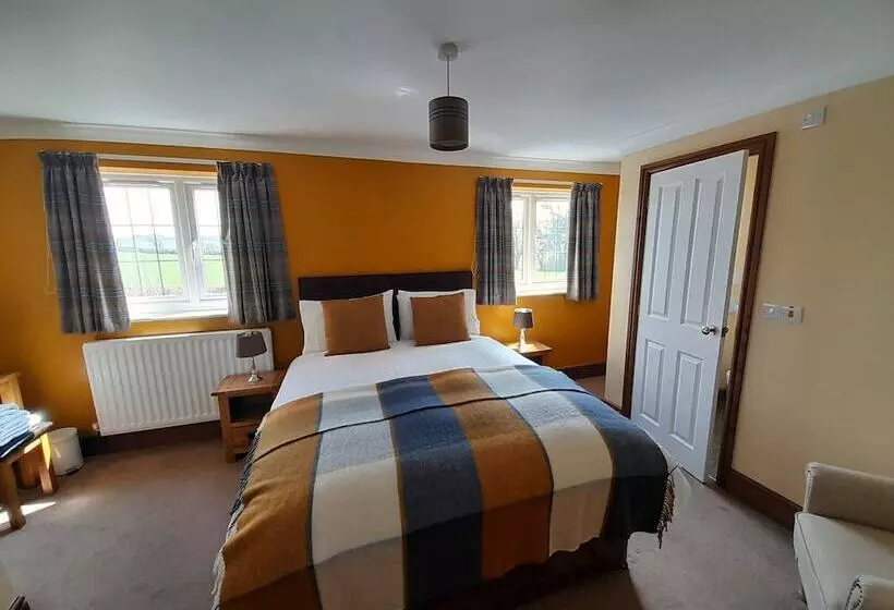 Aamiaismajoitus (B&B) The Dolfor Inn