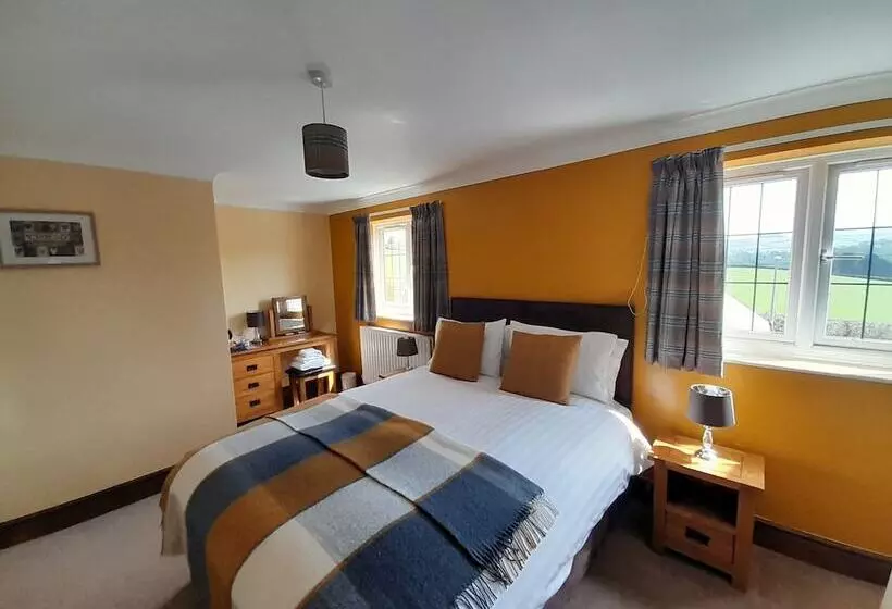 Aamiaismajoitus (B&B) The Dolfor Inn