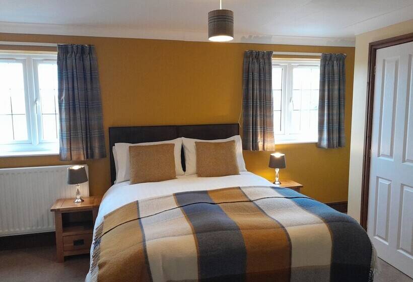 住宿加早餐  The Dolfor Inn