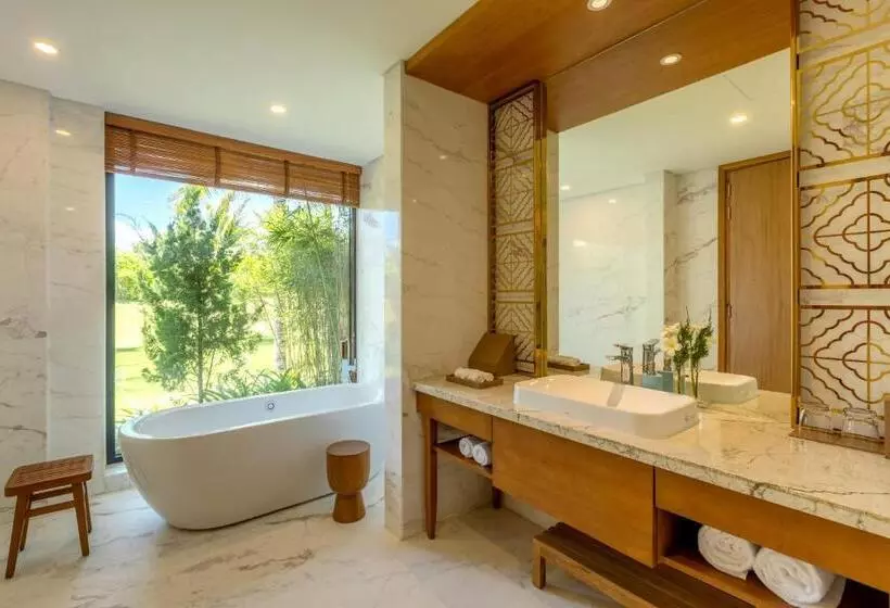 Selectum Noa Resort Cam Ranh