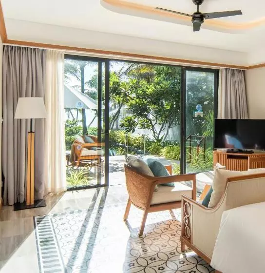Selectum Noa Resort Cam Ranh