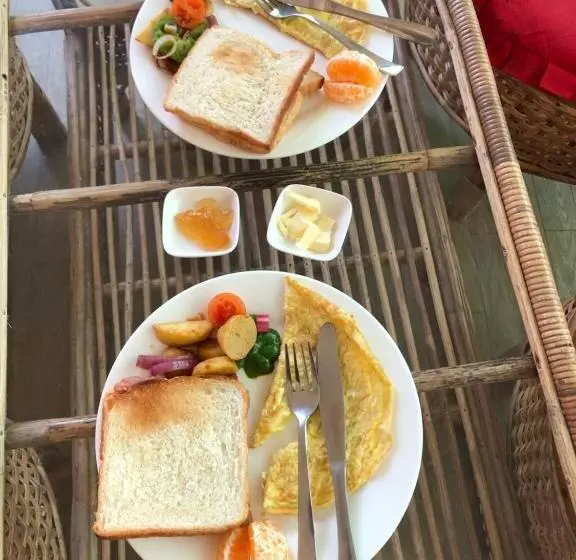 هتل Nayagaun Village Resort