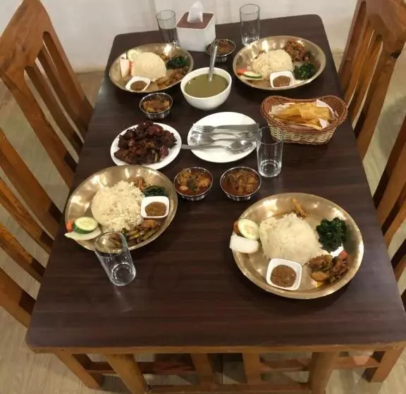 هتل Nayagaun Village Resort