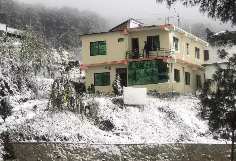 هتل Nayagaun Village Resort