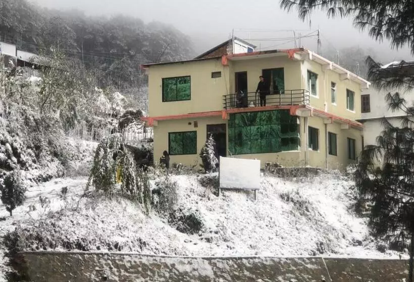 هتل Nayagaun Village Resort