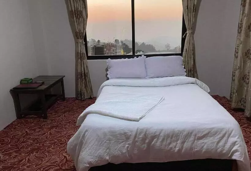 هتل Nayagaun Village Resort