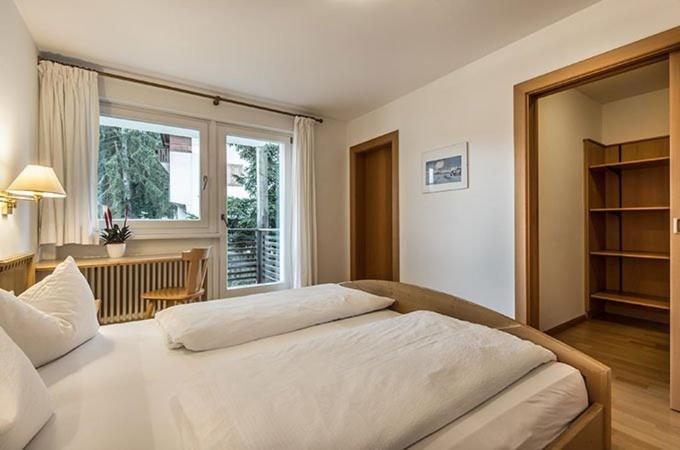 تختخواب و صبحانه Medesc