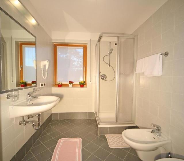 تختخواب و صبحانه Medesc