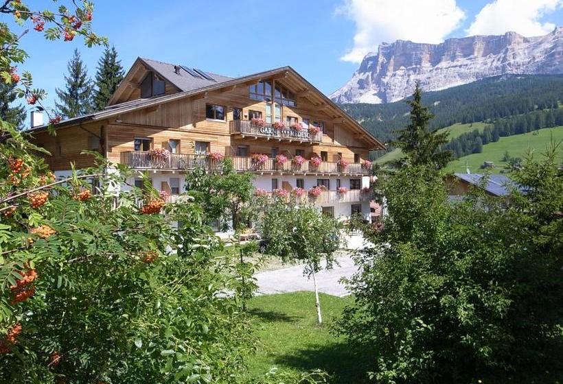 تختخواب و صبحانه Medesc