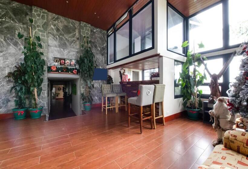 בית מלון כפרי Sunset View Ridge Residences