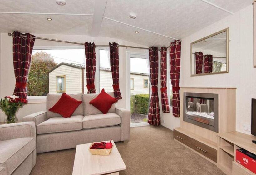 استراحتگاه Tan Rallt Holiday Park & Spa