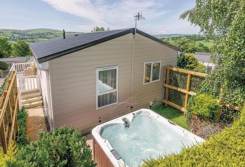 استراحتگاه Tan Rallt Holiday Park & Spa