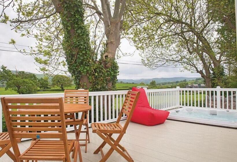 استراحتگاه Tan Rallt Holiday Park & Spa