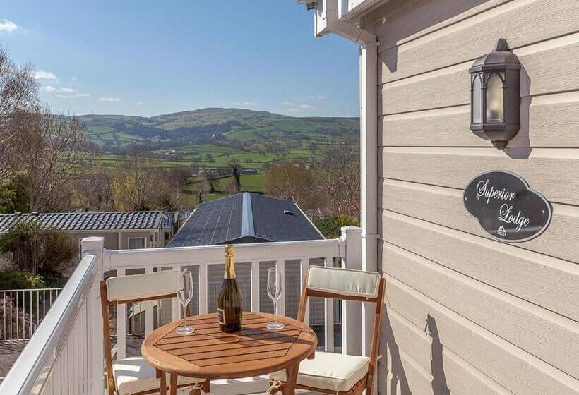 استراحتگاه Tan Rallt Holiday Park & Spa