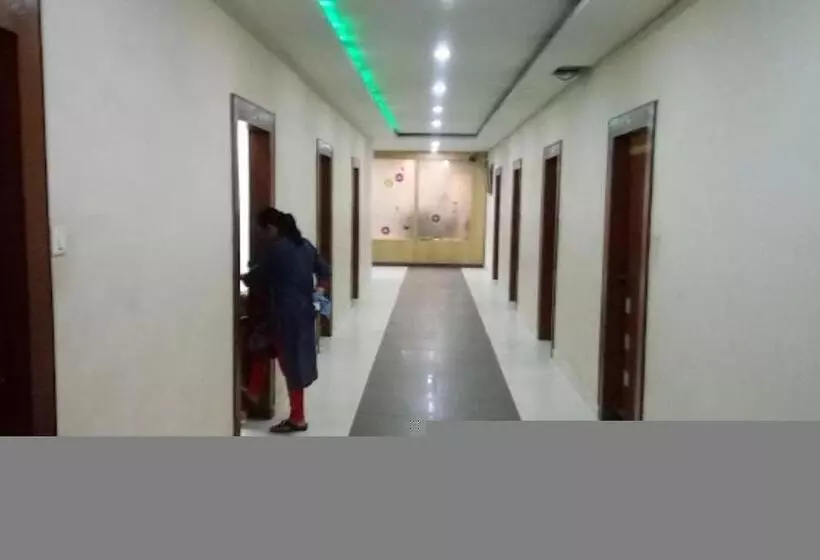 Hotelli Vinayak Palace Telipara