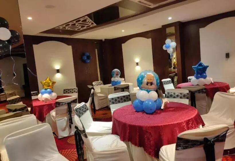 Hotelli Vinayak Palace Telipara