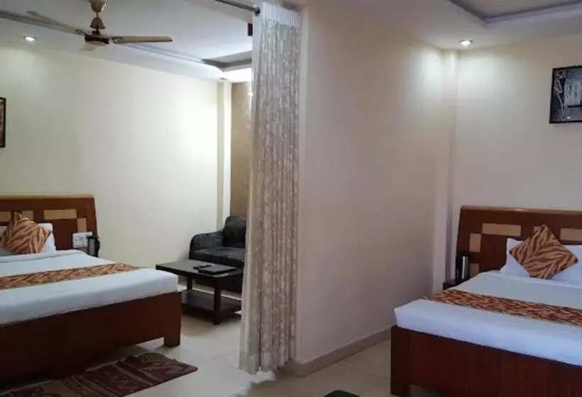 Hotelli Vinayak Palace Telipara