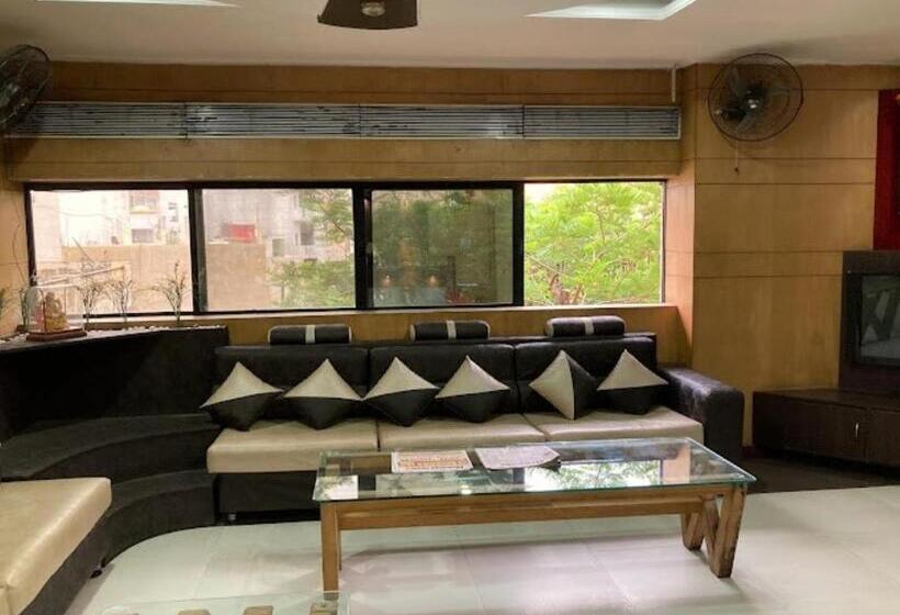 فندق Vinayak Palace Telipara